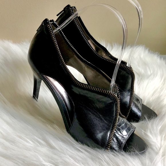 New Condition Carlos Santana Sexy Zipper Heels - Picture 1 of 8